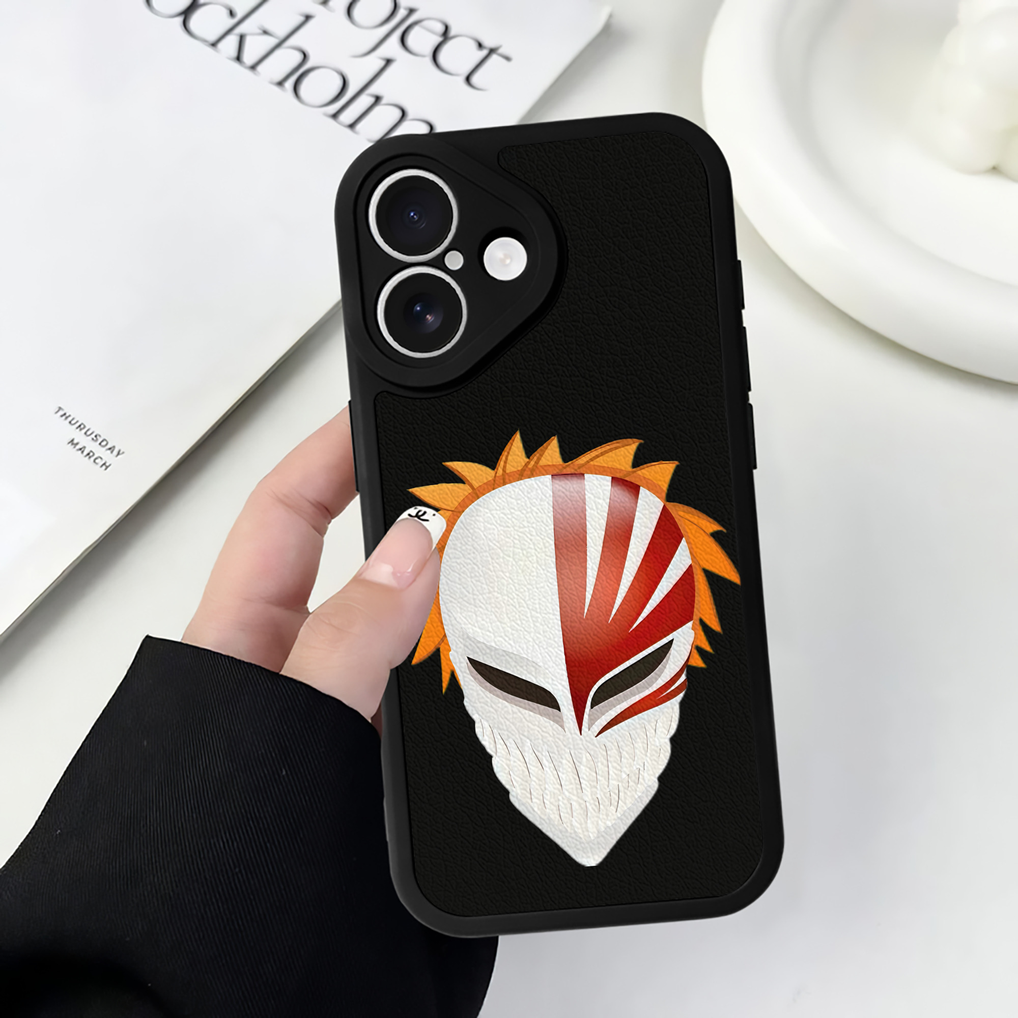 （画像用） ブリーチ 黒崎一護（くろさき いちご）BLEACH Kurosaki Ichigo 【iPhone 16シリーズ対応】シリコンスマホケース（レザー調） 材質：シリコン